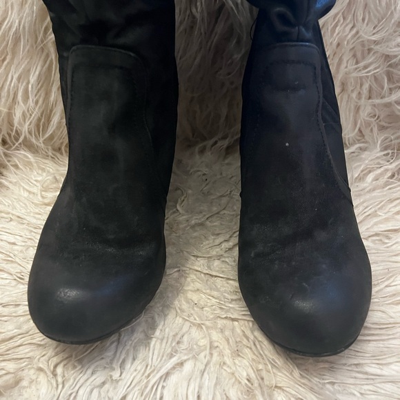 Below the knee, micro suede heeled  boot - Picture 2 of 6